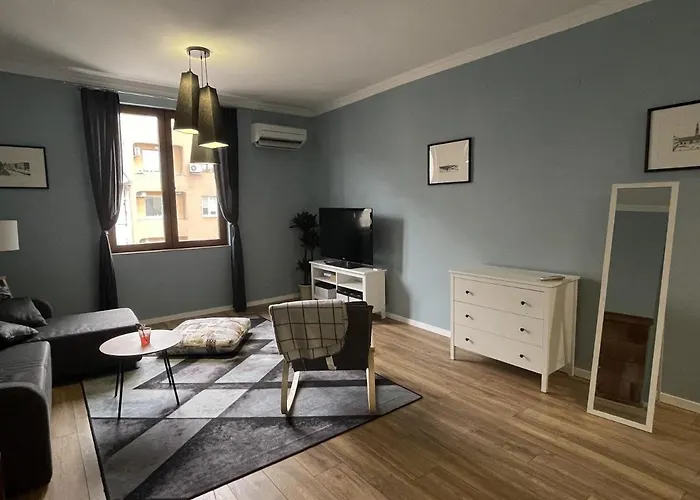 Cozy Spot In The Heart Of *